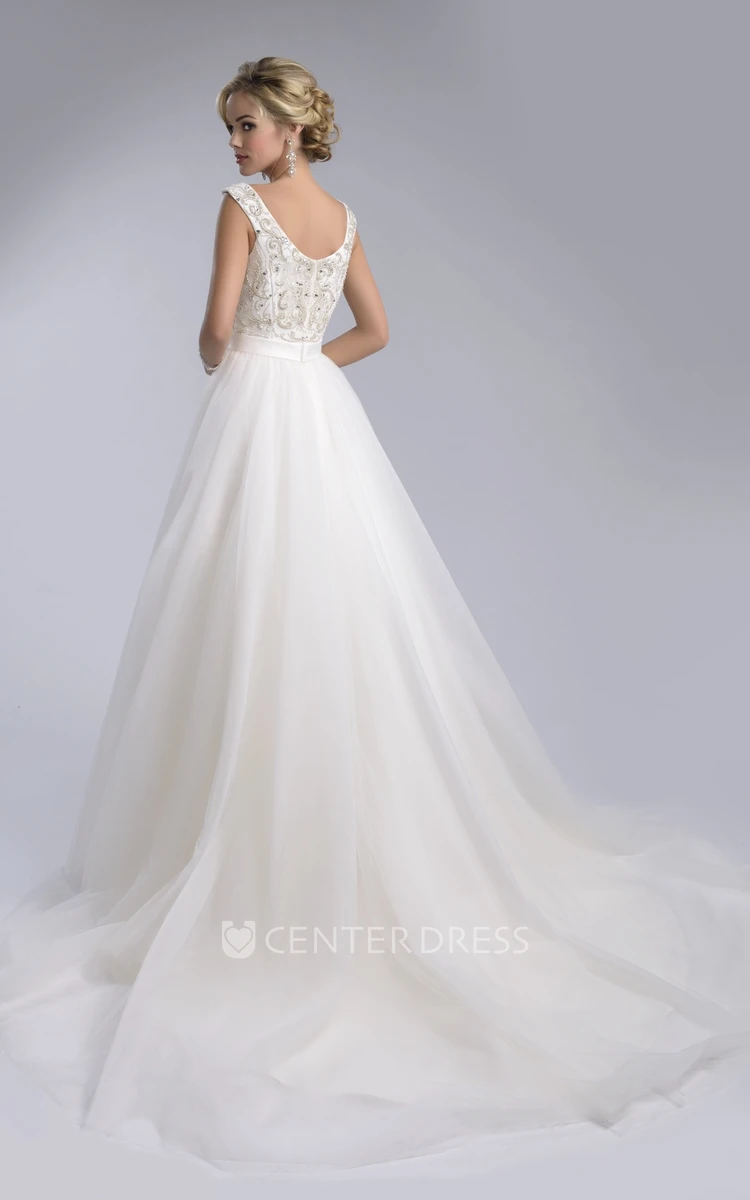 V-Neck Tulle Sleeveless Wedding Dress With Rhinestones And Pearls