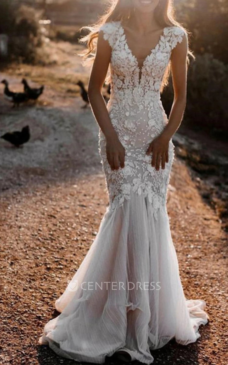 Elegant Lace Mermaid Wedding V-neck Appliques Sleeveless Country Open Back Dress