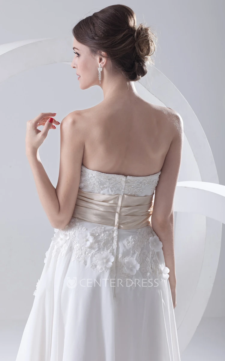 Tea-Length Sweetheart Sleeveless Wedding Dress With Flowers