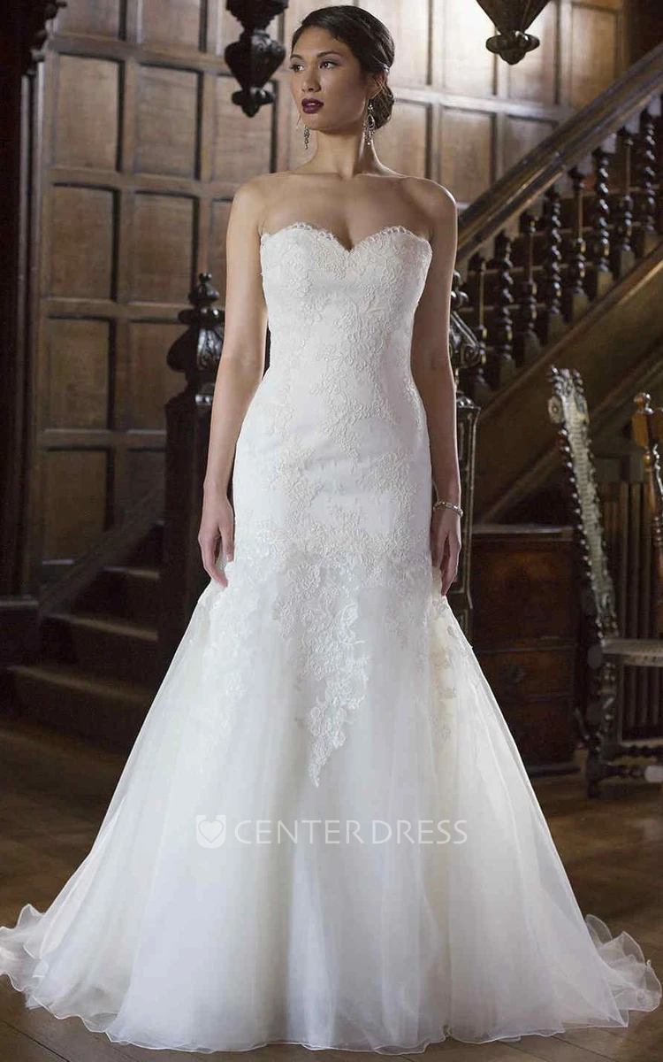 Floor-Length Sweetheart Lace&Organza Wedding Dress With Appliques And Brush Train