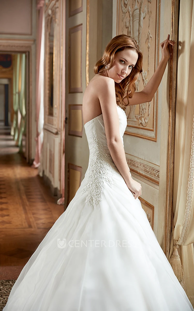 A-Line Sweetheart Long Appliqued Tulle Wedding Dress With Ruching And Corset Back