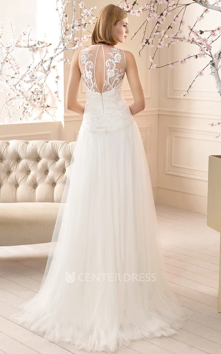 A-Line Appliqued Floor-Length Sleeveless Scoop-Neck Tulle Wedding Dress With Pleats