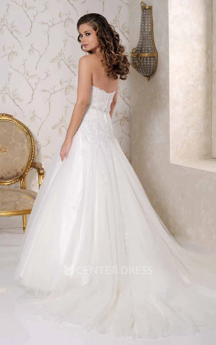 Maxi Sweetheart Appliqued Tulle Wedding Dress With Chapel Train And Backless