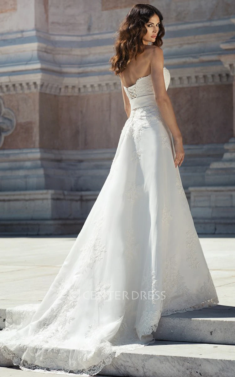 A-Line Sleeveless Long Sweetheart Appliqued Lace Wedding Dress With Bow
