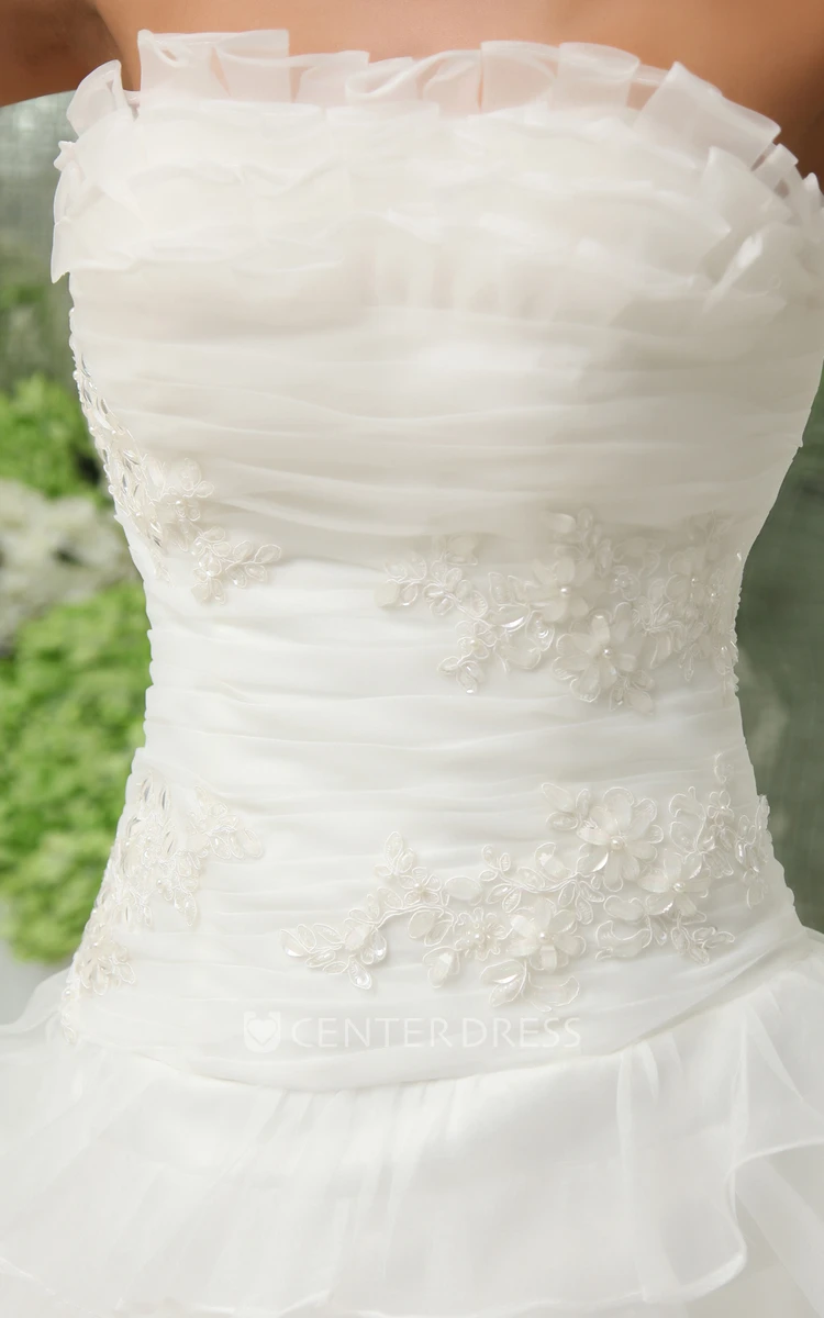 Vibrant Strapless Sleeveless  Short Wedding Gown With Apliques And Ruffles