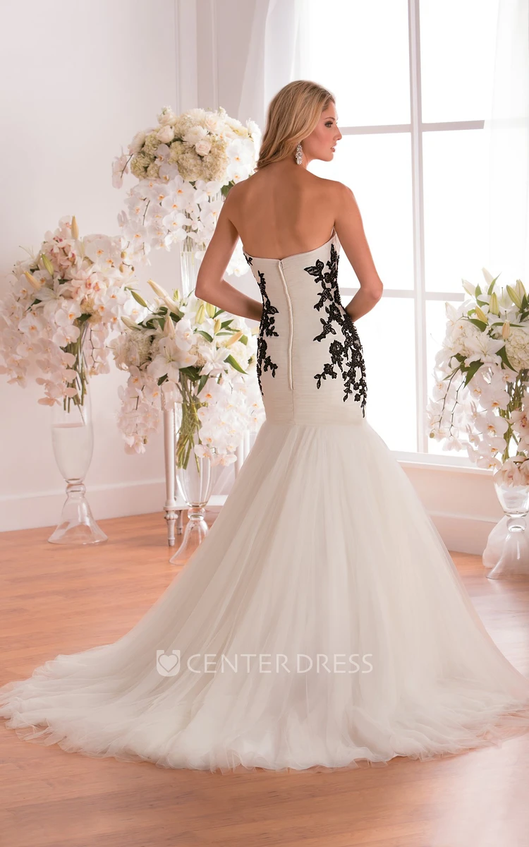 Sweetheart Mermaid Gown With Eye-Catching Appliques