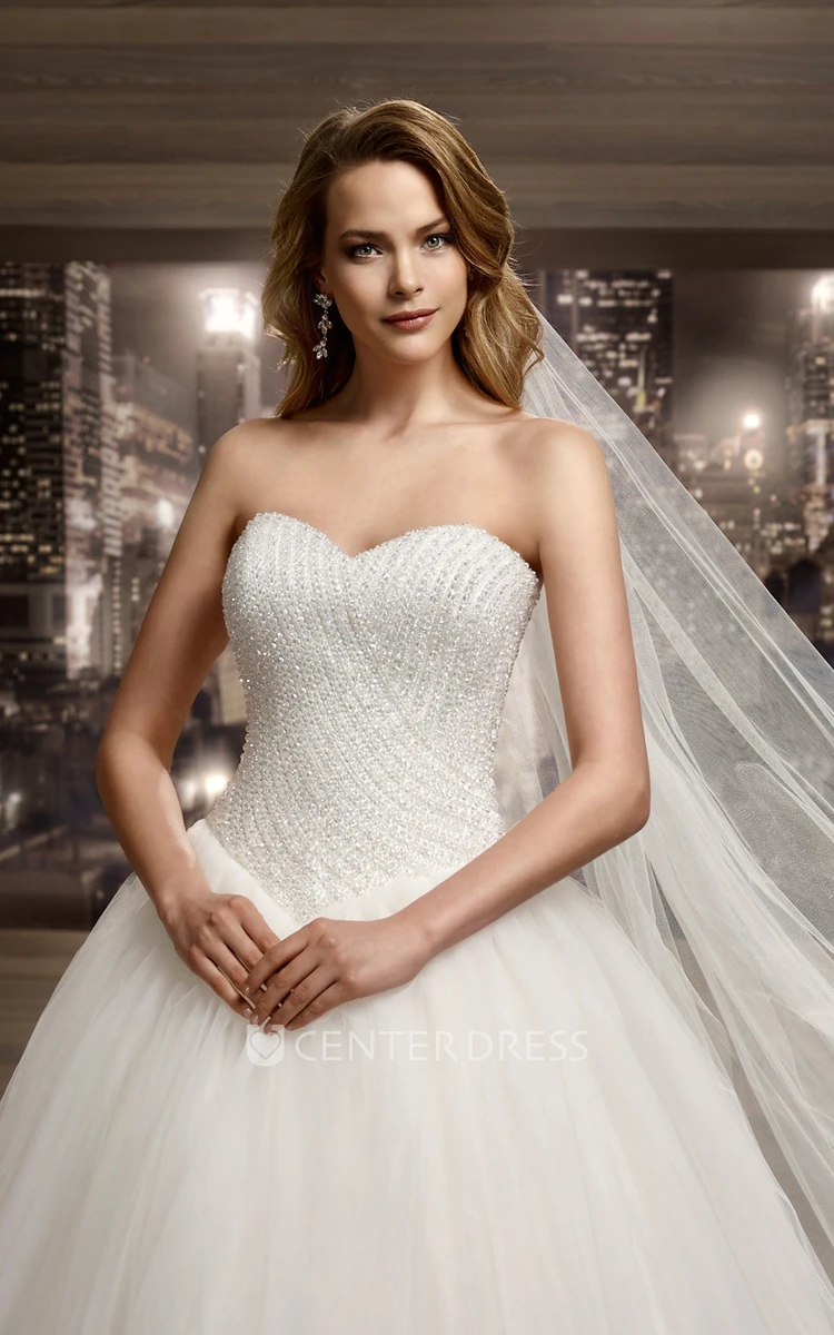 Sweetheart Puffy A-Line Bridal Gown With V-Waist And Floral Back