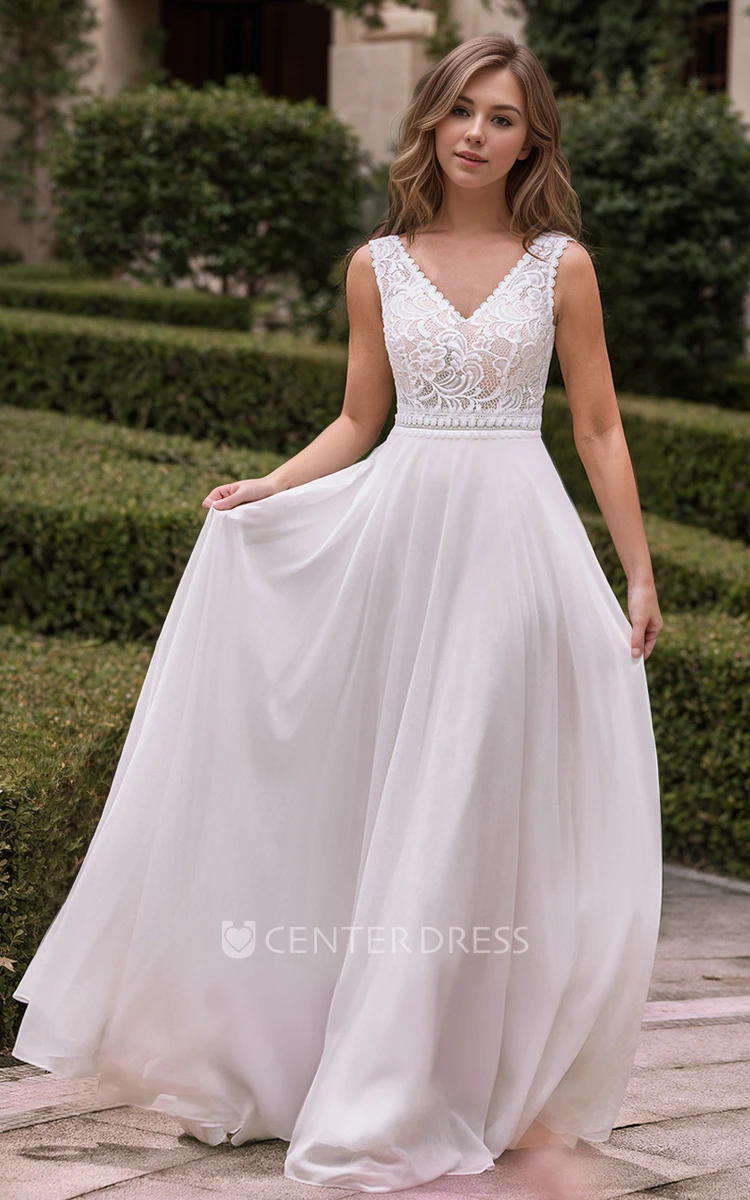Summer Vintage Lace A-Line V-neck Wedding Dress Elegant Ethereal Petite Sleeveless Bridal Gown with Train