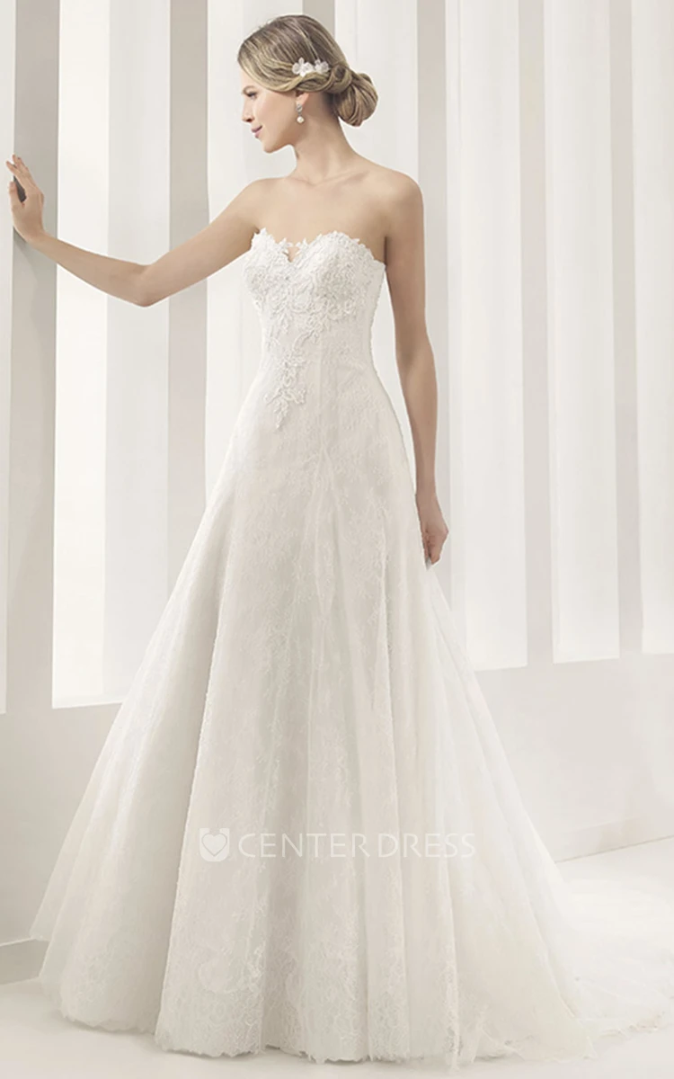 Sweetheart A-Line Pleated Lace Gown With Applique Details