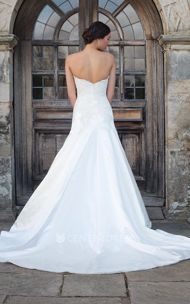 A-Line Appliqued Strapless Floor-Length Sleeveless Satin Wedding Dress