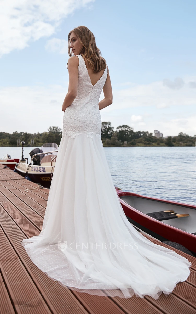 Graceful Lace And Tulle Cap Sleeve V Neck Wedding Dress