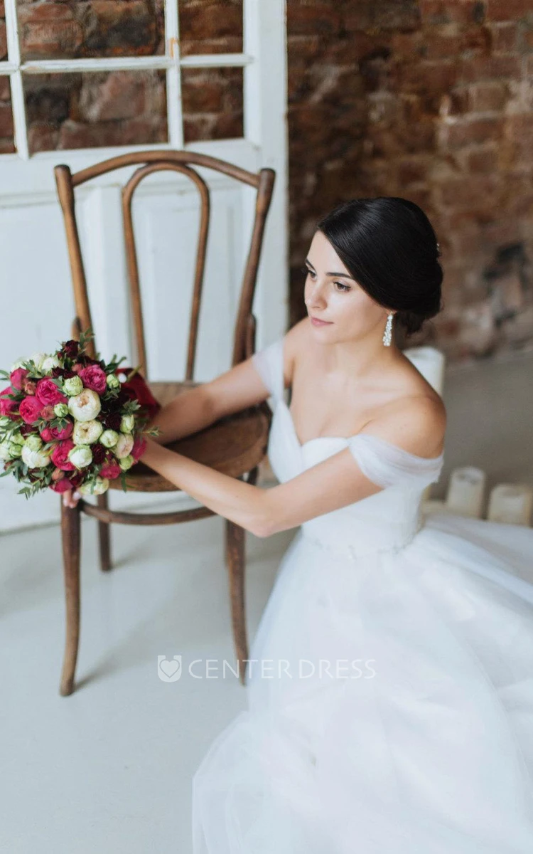 Off-The-Shoulder Tulle Ball Gown Floor-Length Dress