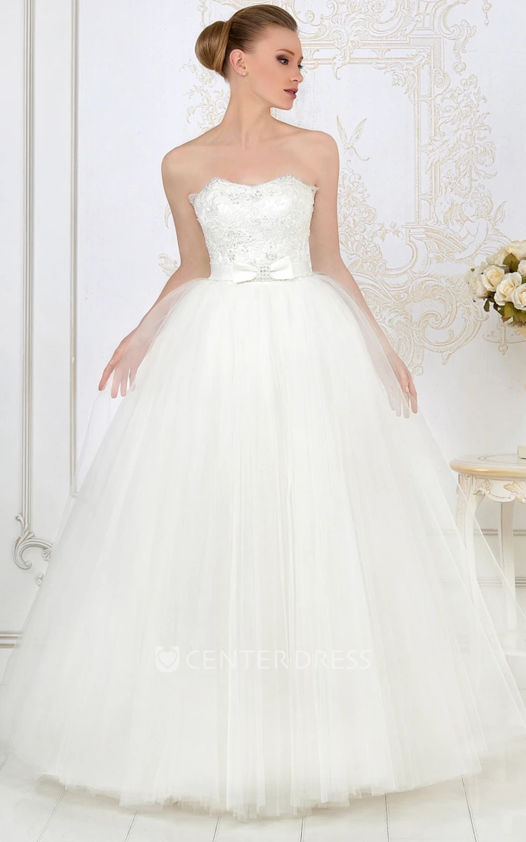 Ball Gown Floor-Length Appliqued Sleeveless Strapless Tulle Wedding Dress With Beading And Bow