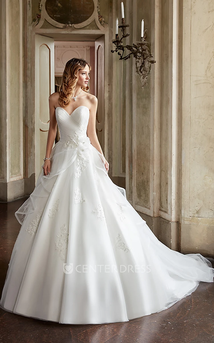 Ball Gown Appliqued Sweetheart Tulle Wedding Dress With Criss Cross And Flower