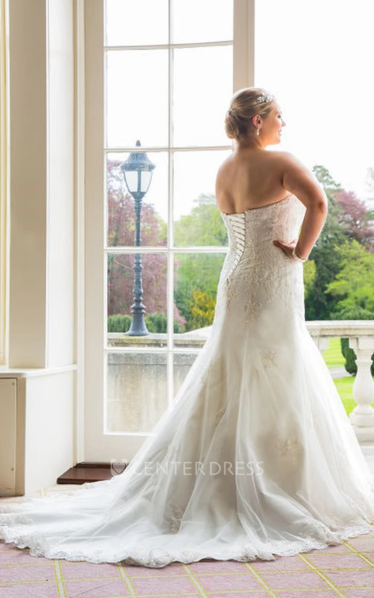 Lace-Up Sweetheart Trumpet Bridal Gown With Removable Bolero