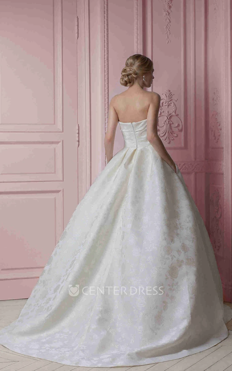 A-Line Strapless Bowed Sleeveless Maxi Satin Wedding Dress With Embroidery