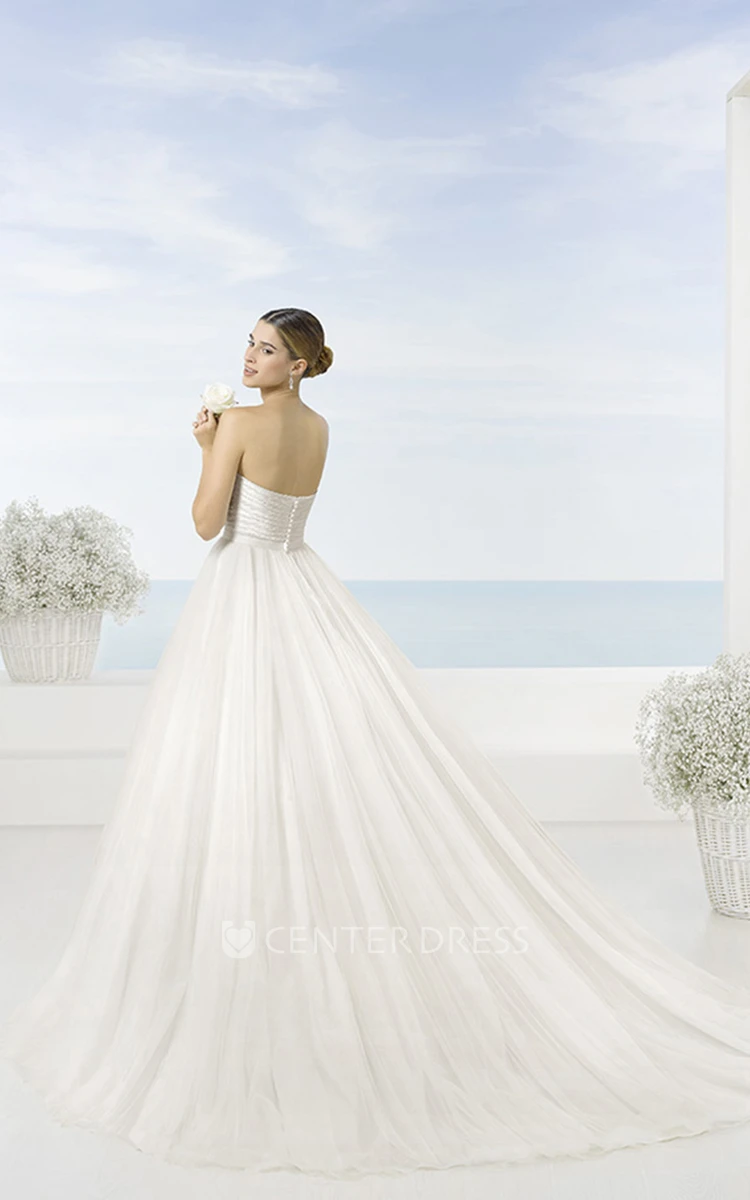 Ball Gown Strapless Floor-Length Tulle Wedding Dress With Beading And Court Train