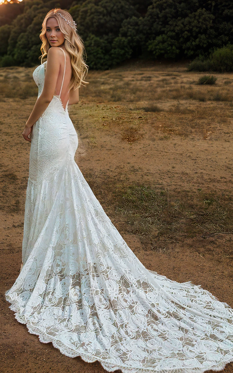 Sexy Backless V-neck Spaghetti Mermaid Vintage Lace Flowers Wedding Dress with Train
