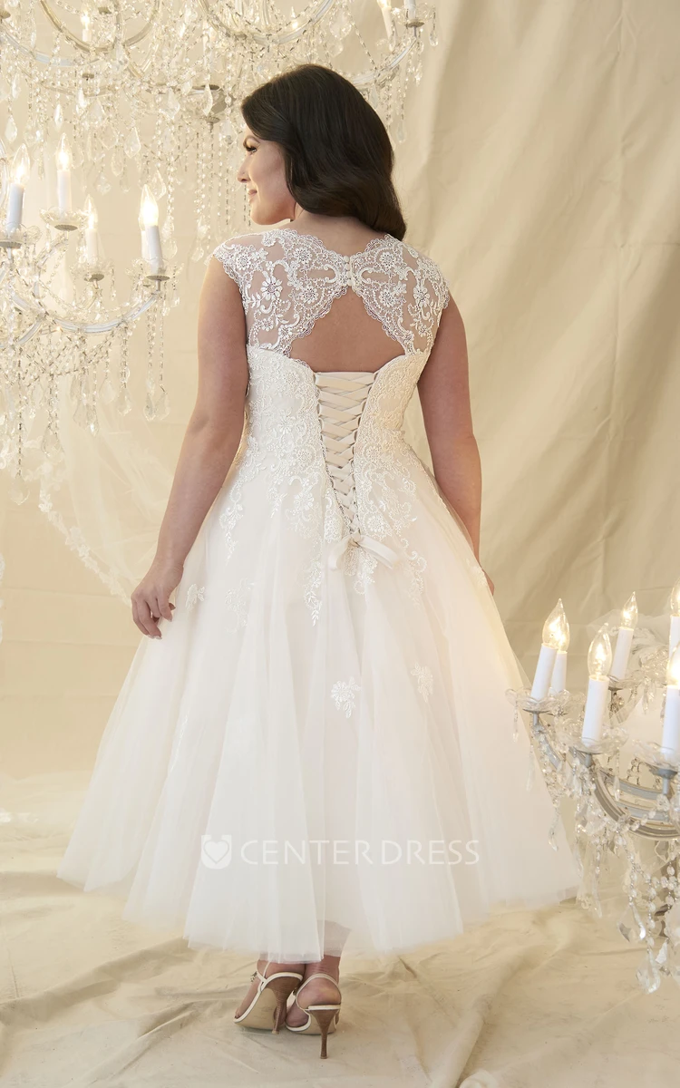A-Line Tea-Length Scoop-Neck Cap-Sleeve Lace&Tulle Plus Size Wedding Dress With Appliques And Keyhole