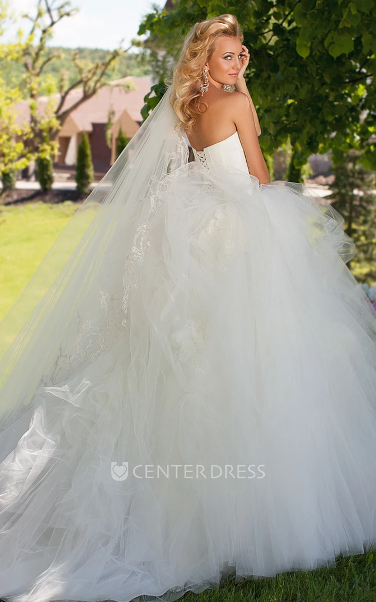 Floor-Length Sweetheart Beaded Tulle Wedding Dress With Ruffles