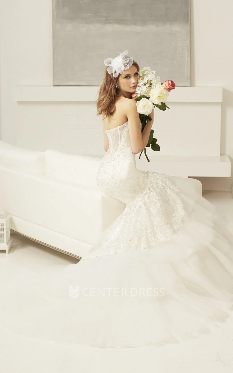 Sweetheart Long Appliqued Tiered Lace Wedding Dress With Court Train And V Back