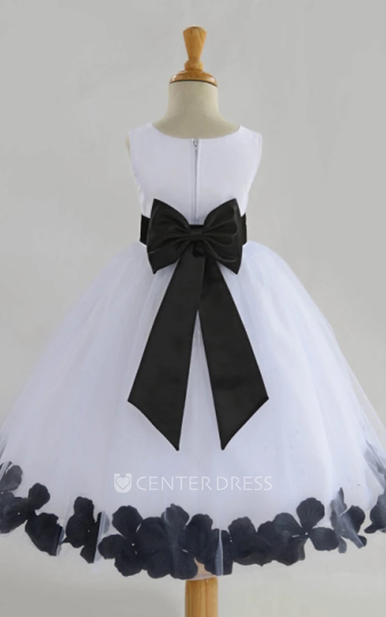 Ball Gown Chiffon and Tulle Scoop Sleeveless Appliqued Flower Girl Dress