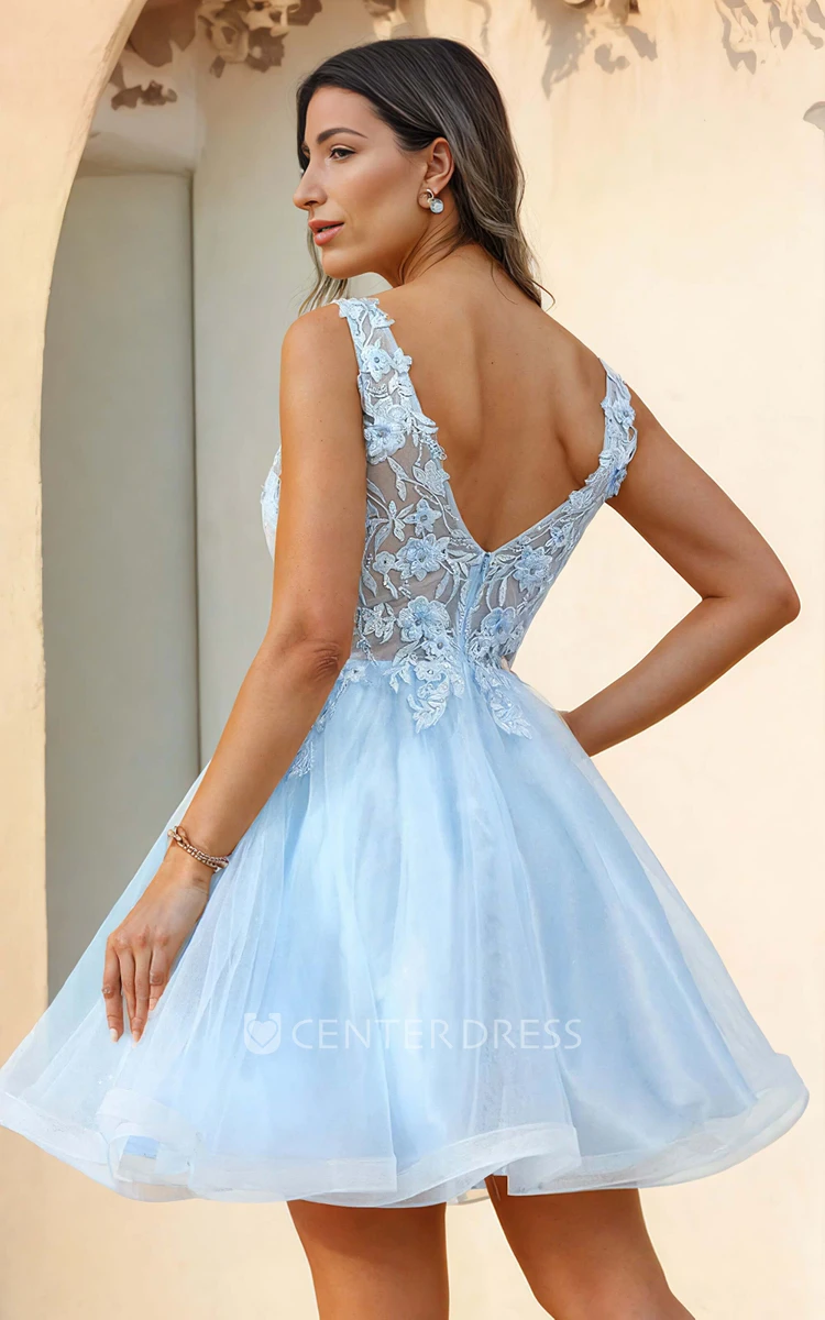 Romantic Youthful V-neck A-Line Tulle Lace Appliques Homecoming Dress Sexy Adorable Knee-length Petite Sleeveless Prom Dress with Straps Deep-V Back