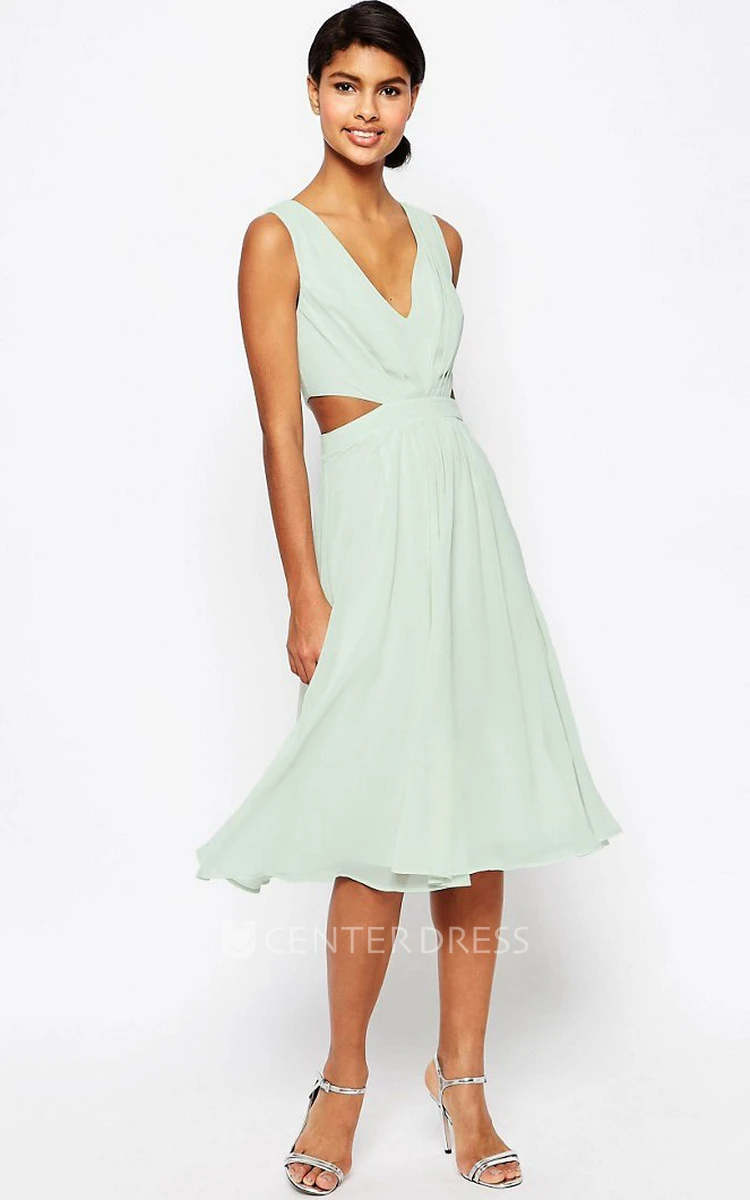 A-Line Sleeveless Scoop-Neck Beaded Knee-Length Tulle Bridesmaid Dress