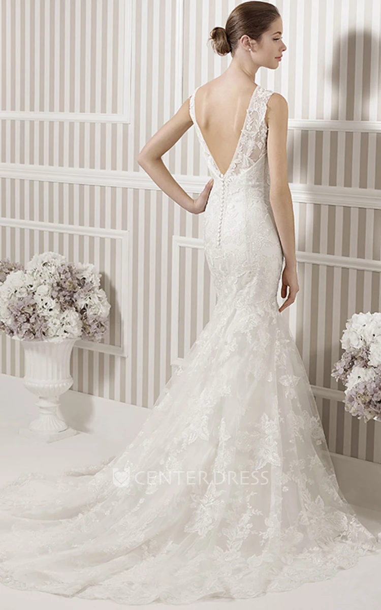 Sheath Sleeveless Appliqued Long Scoop Lace Wedding Dress With Pleats And Deep-V Back