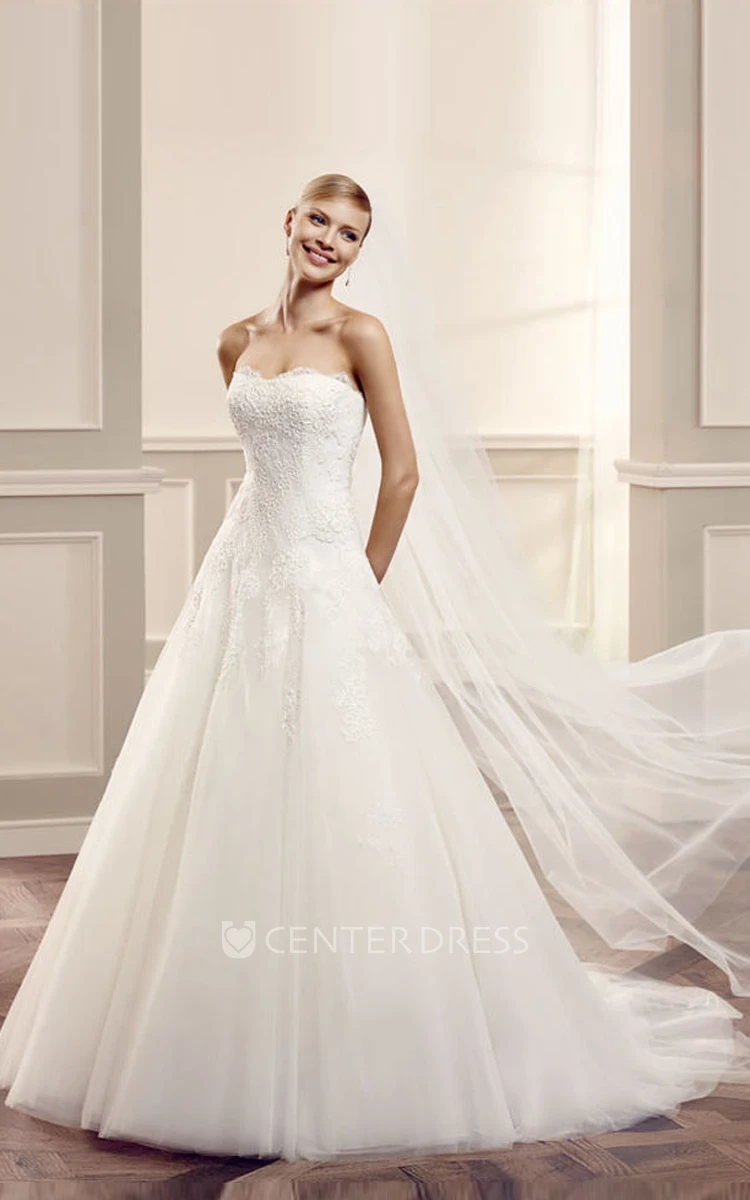 A-Line Sleeveless Appliqued Strapless Long Tulle Wedding Dress