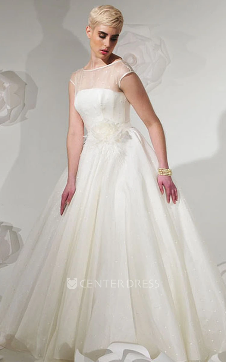 Ball Gown Bateau-Neck Tulle Wedding Dress With Flower And Illusion