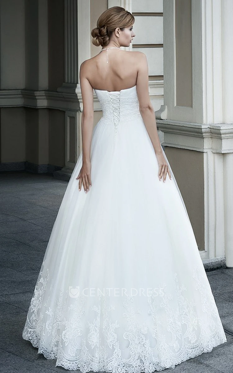 Ball Gown Floor-Length Sleeveless Sweetheart Appliqued Tulle Wedding Dress