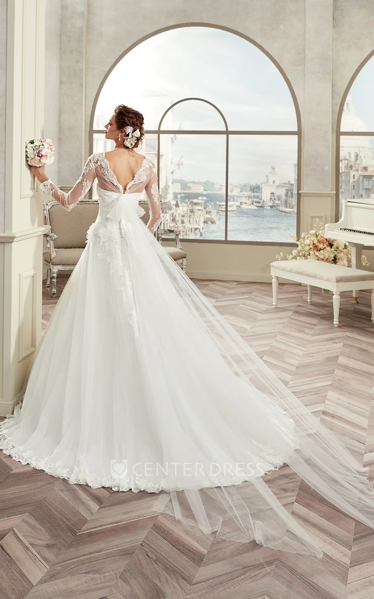 Scalloped-Neck Long-Sleeve A-Line Bridal Gown With Detachable Illusive Coat