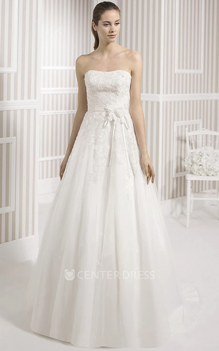 A-Line Sleeveless Strapless Appliqued Maxi Tulle&Satin Wedding Dress With Bow And Backless Style