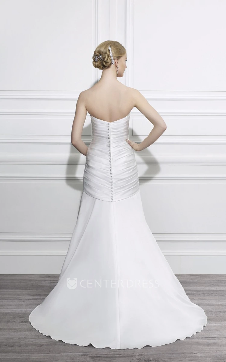 A-Line Sleeveless Long Sweetheart Criss-Cross Satin Wedding Dress With Broach And Backless Style