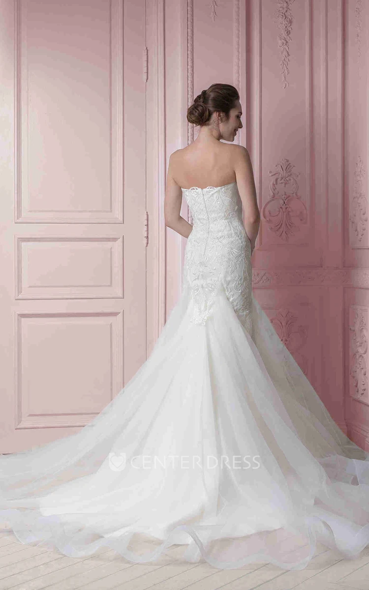 A-Line Sleeveless Strapless Embroidered Floor-Length Tulle Wedding Dress With Ruffles