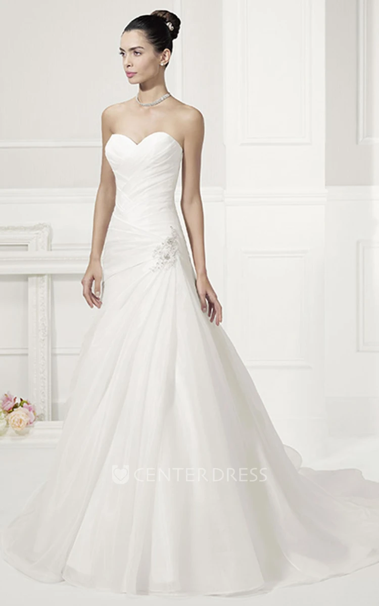 Sweetheart A-line Organza Bridal Gown With Flowers