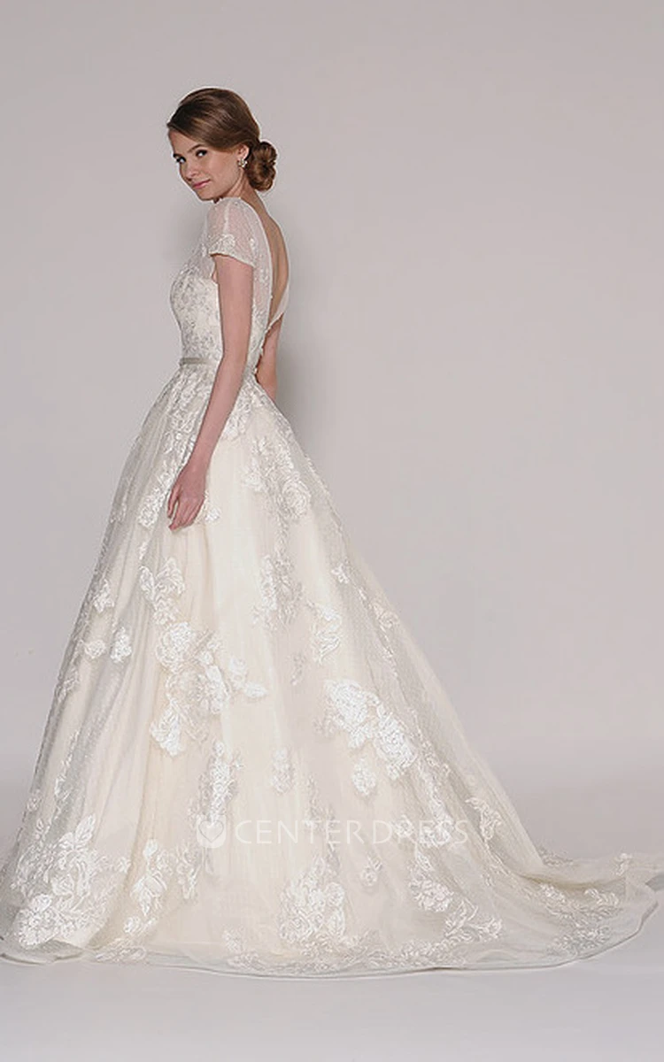 Ball Gown Long Bateau-Neck Short-Sleeve Lace Wedding Dress With Appliques And V Back